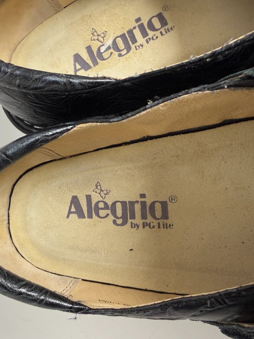 Alegria Black Alli Leather Comfort Clogs Embossed Rose Pattern ALL-571 Size 40 - Picture 2 of 9